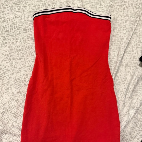 Red dress - Picture 1 of 2